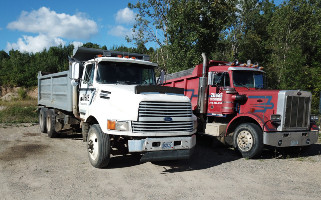 dump-trucks-zubke-excavating